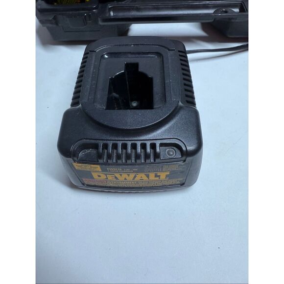 DeWalt DW9116 7,2V-18V Cordless Drill Driver Tool 1 hr Battery Charger 2 Battery - Picture 12 of 15